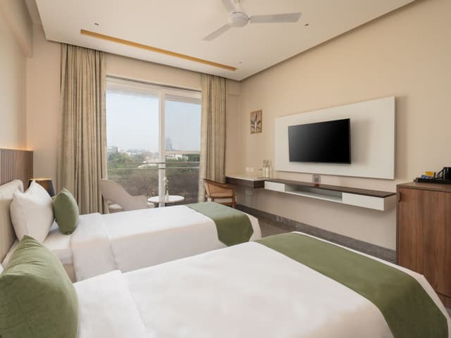 Deluxe Twin With Balcony