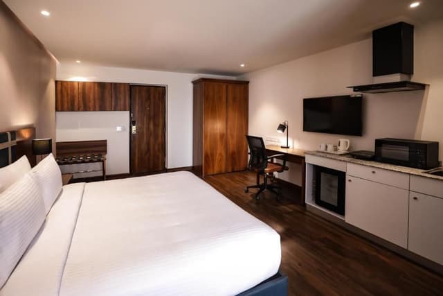 Executive Room with Kitchenette and Balcony