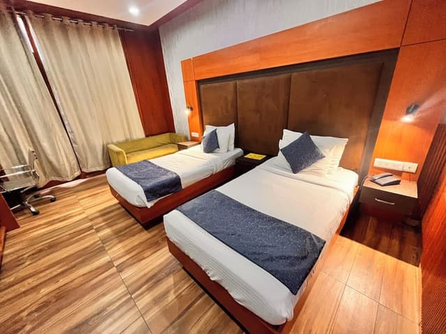Club Triple Room