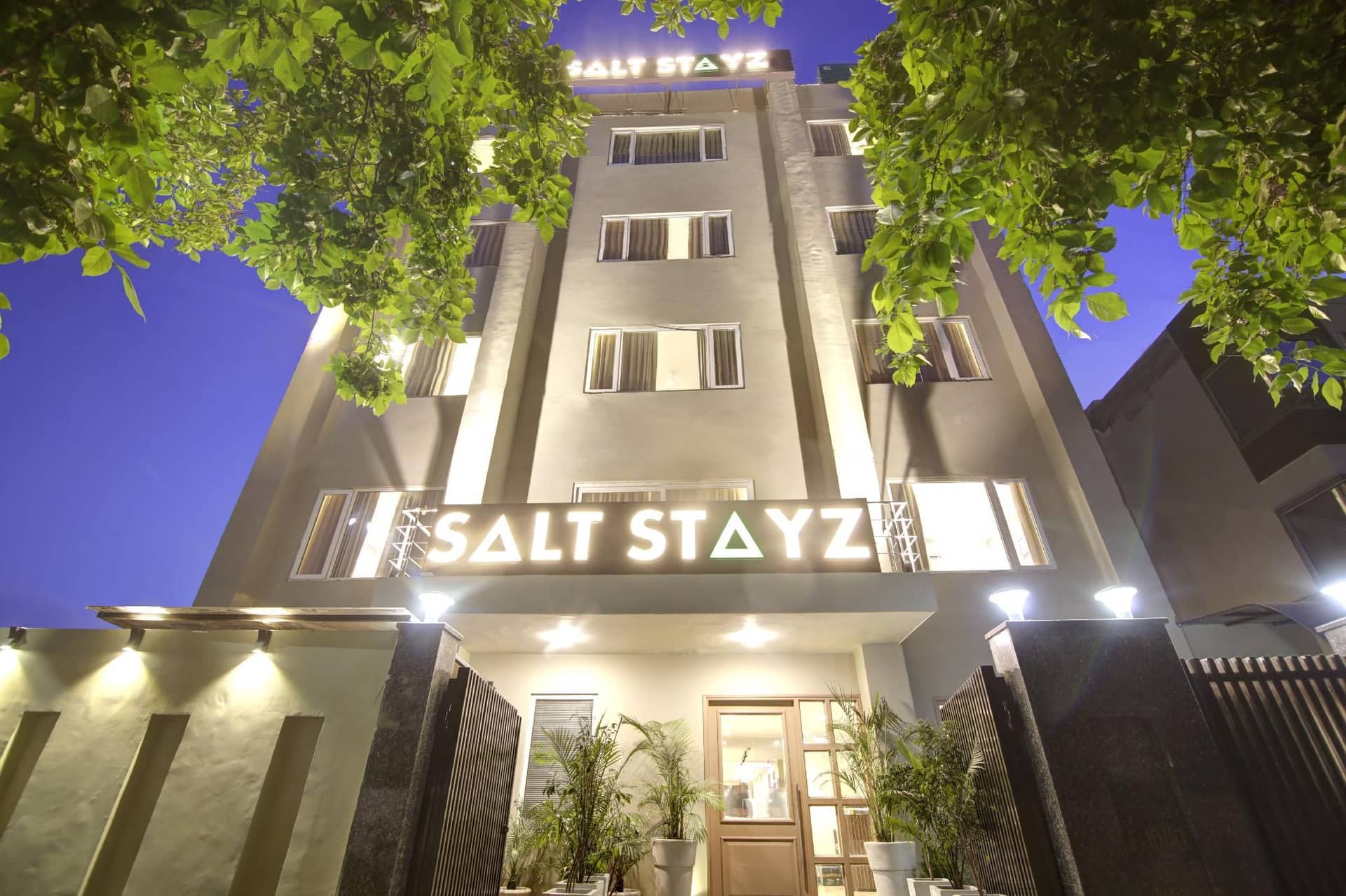 Saltstayz Select - Golf Course Road & Sector 27 Saltstayz Select - Golf Course Road & Sector 27