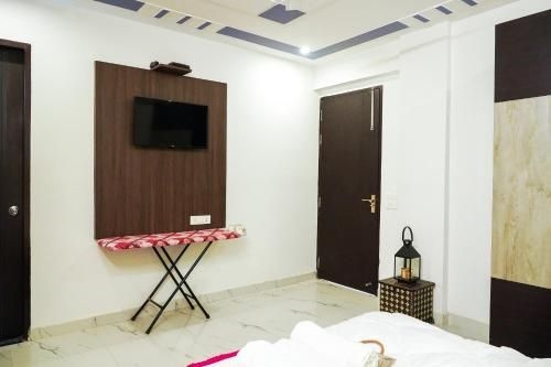 Lime Tree 2Bhk Serviced Apartment Near Artemis4
