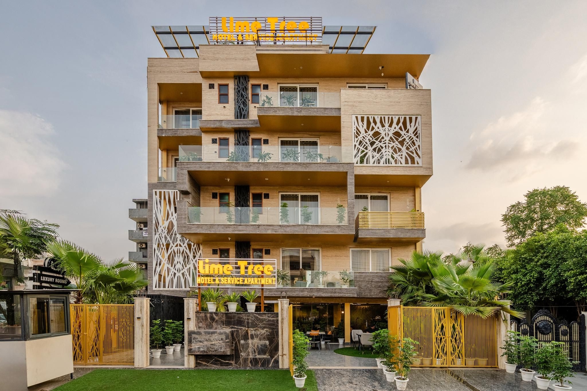 Lime Tree Hotel Near Medanta0