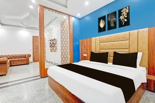 Super Townhouse Sector 62 Gurgaon Near World Mark3