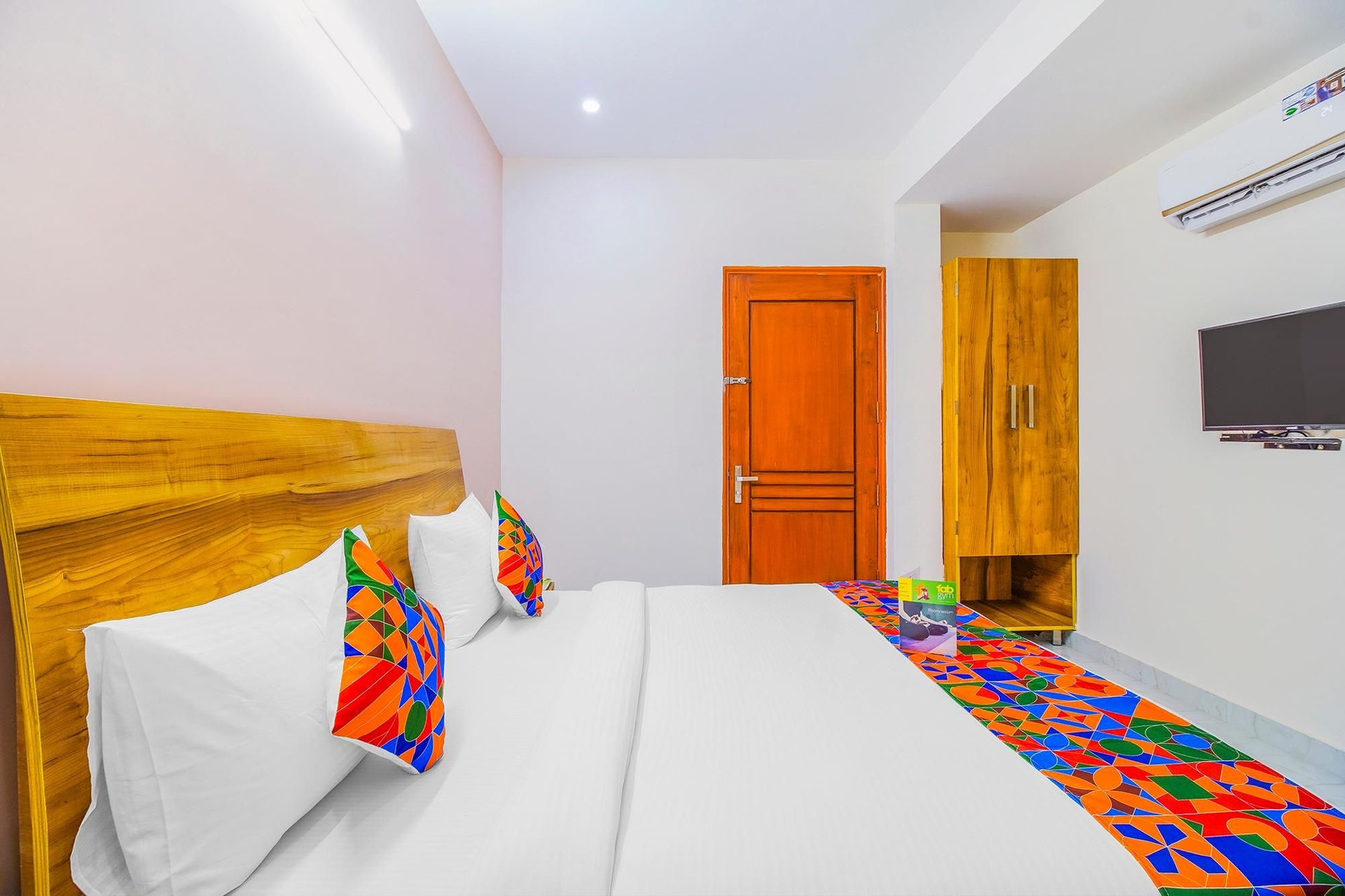 FabHotel Gazelle Studios3