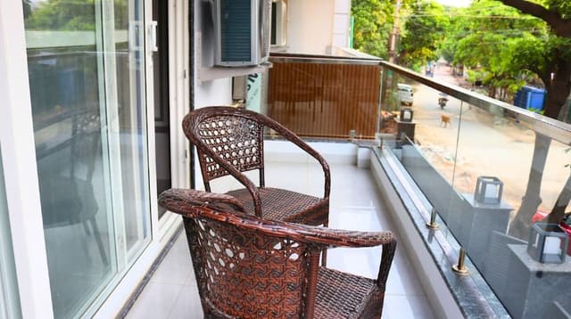 Junior Room, Balcony