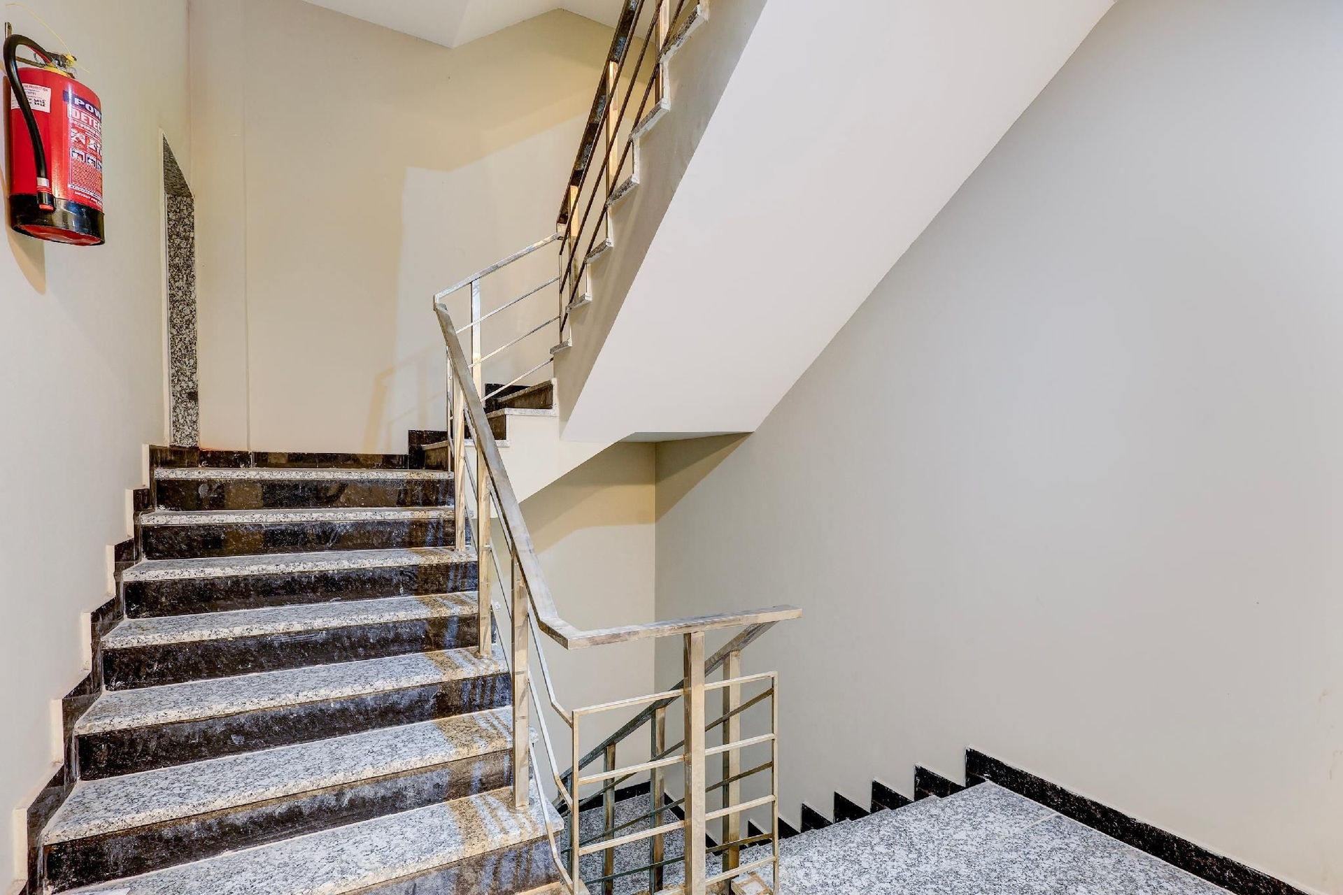 Townhouse Oak Huda City Centre Gurugram4