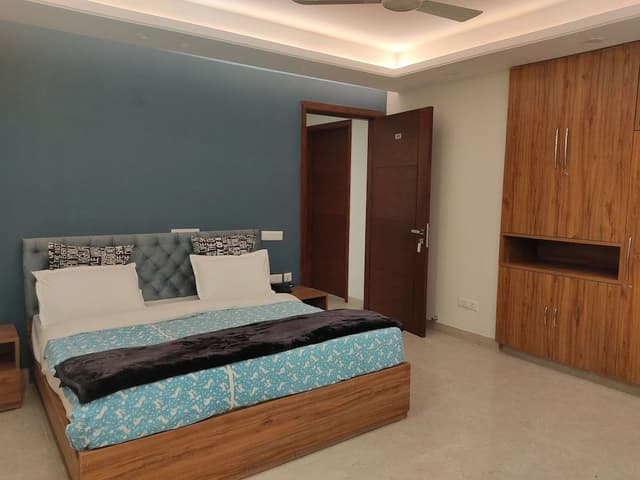 Executive Studio