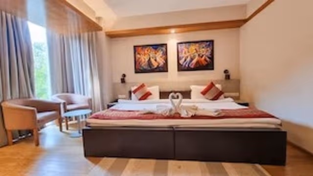 Deluxe Twin Bed Room, Guest Room, 2 Single, City View