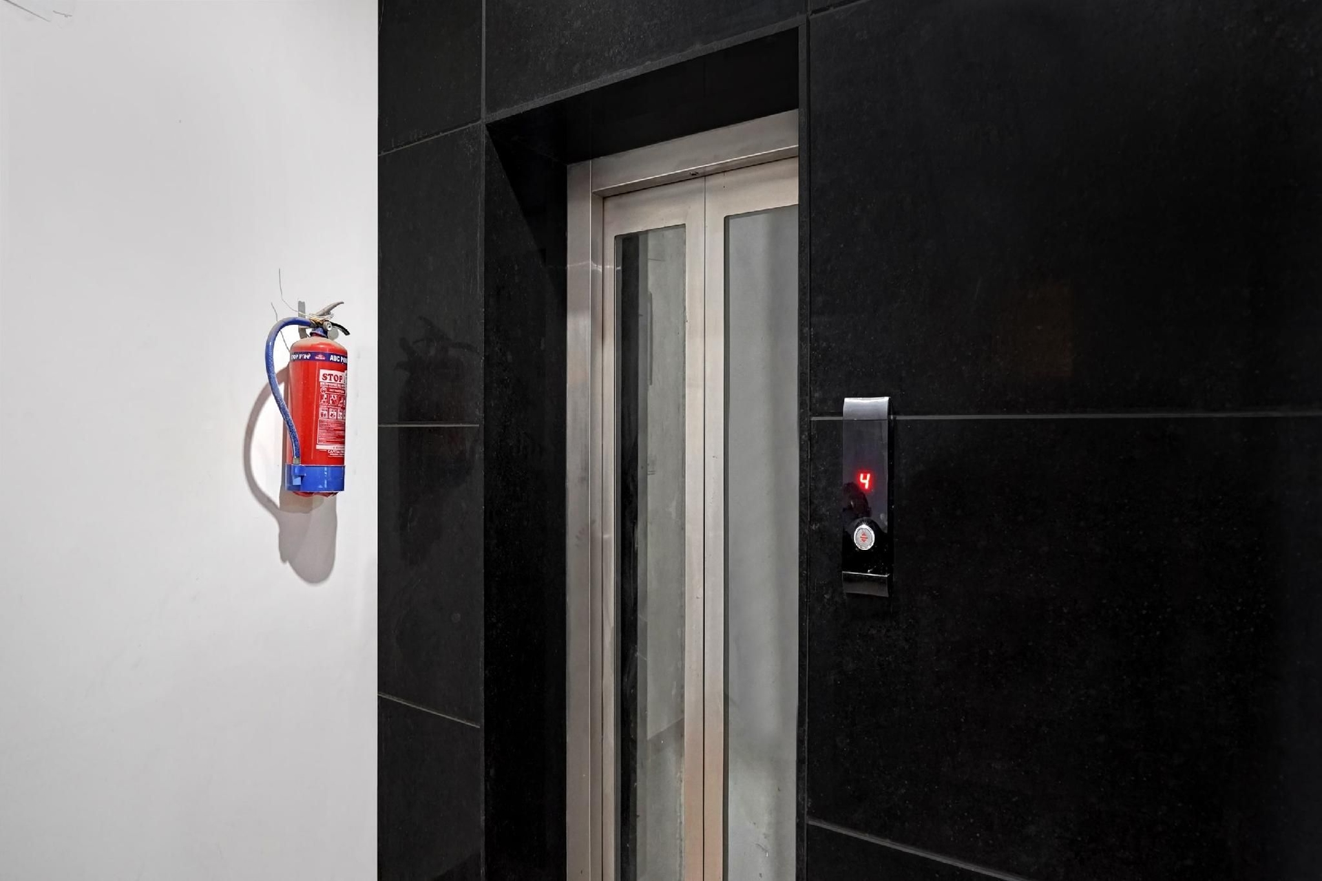 Townhouse Stay 52 Gurgaon4