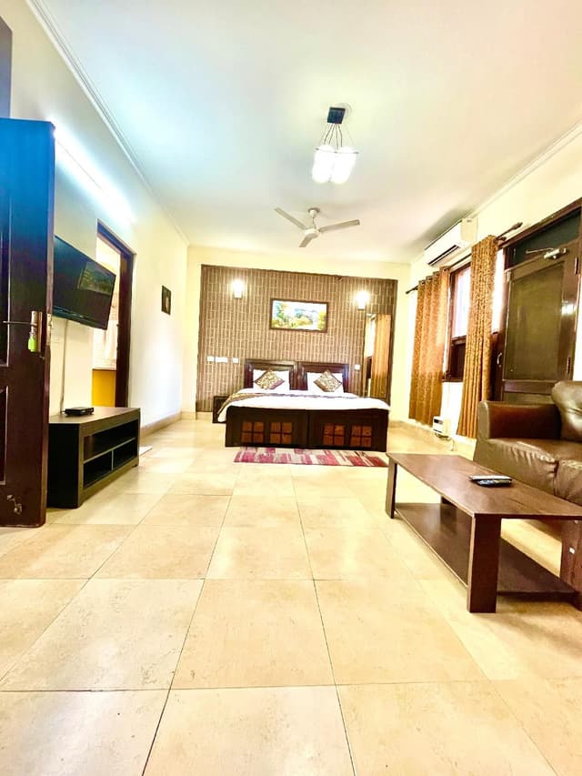 Studio Apartment