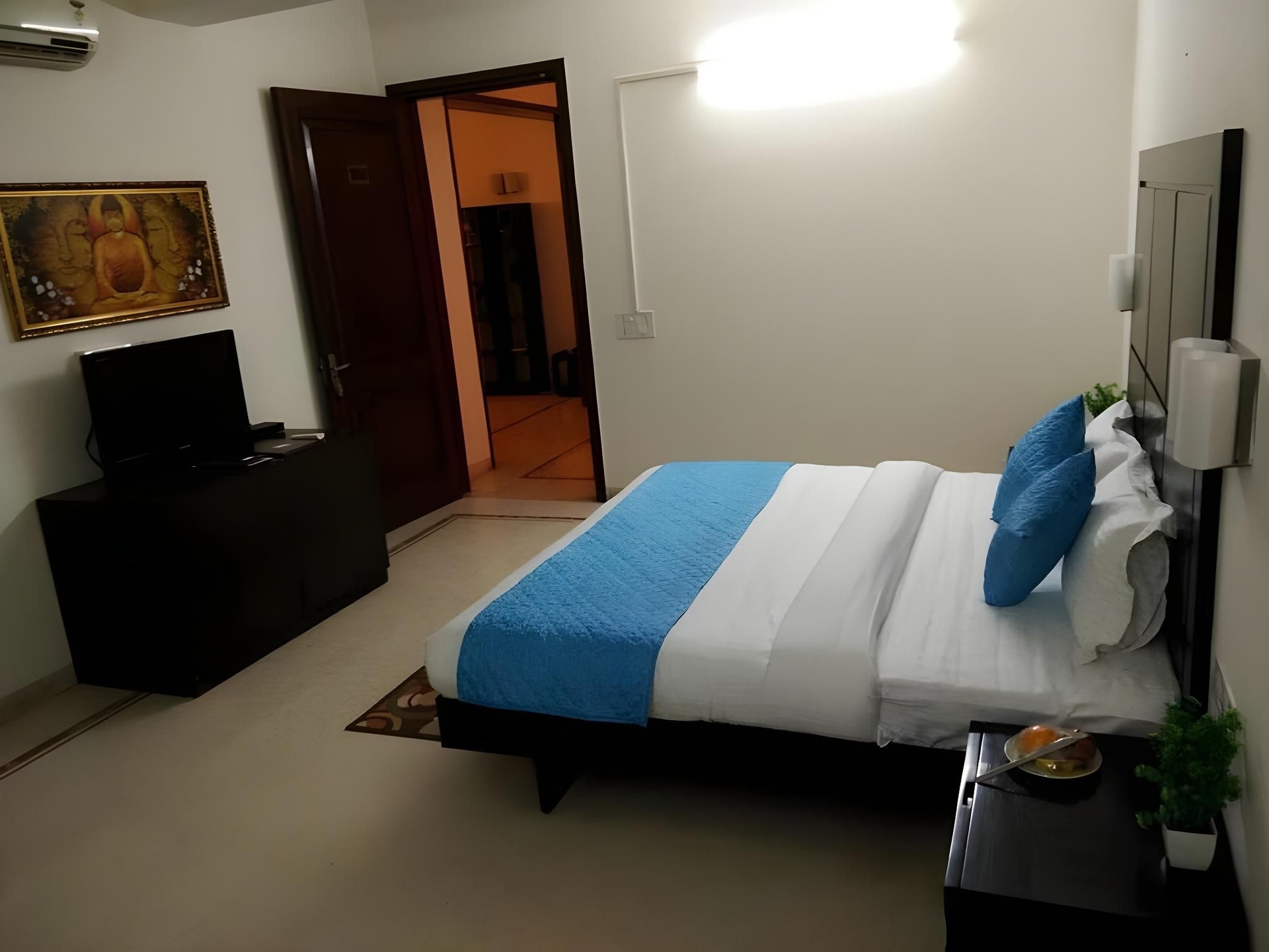 Essence Suite Hotel, Near IFFCO Chowk Gurgaon4
