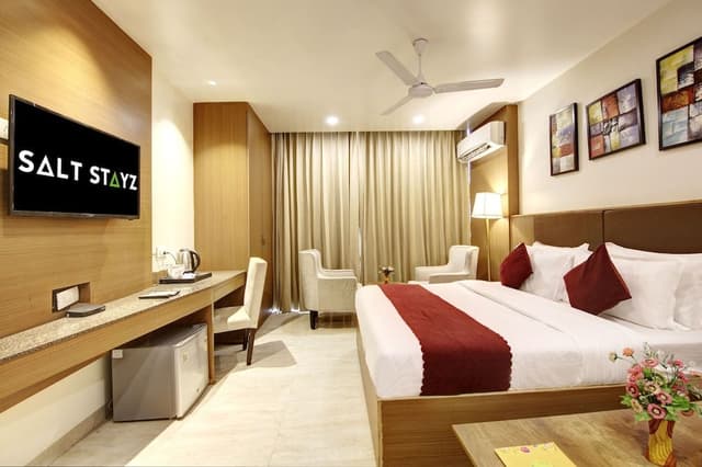 Superior Room with Kitchenatte and Balcony