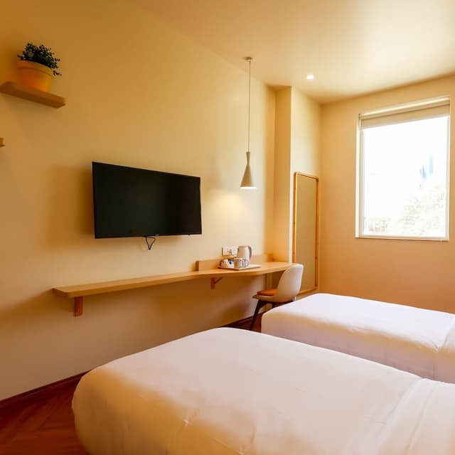 Standard Twin Room