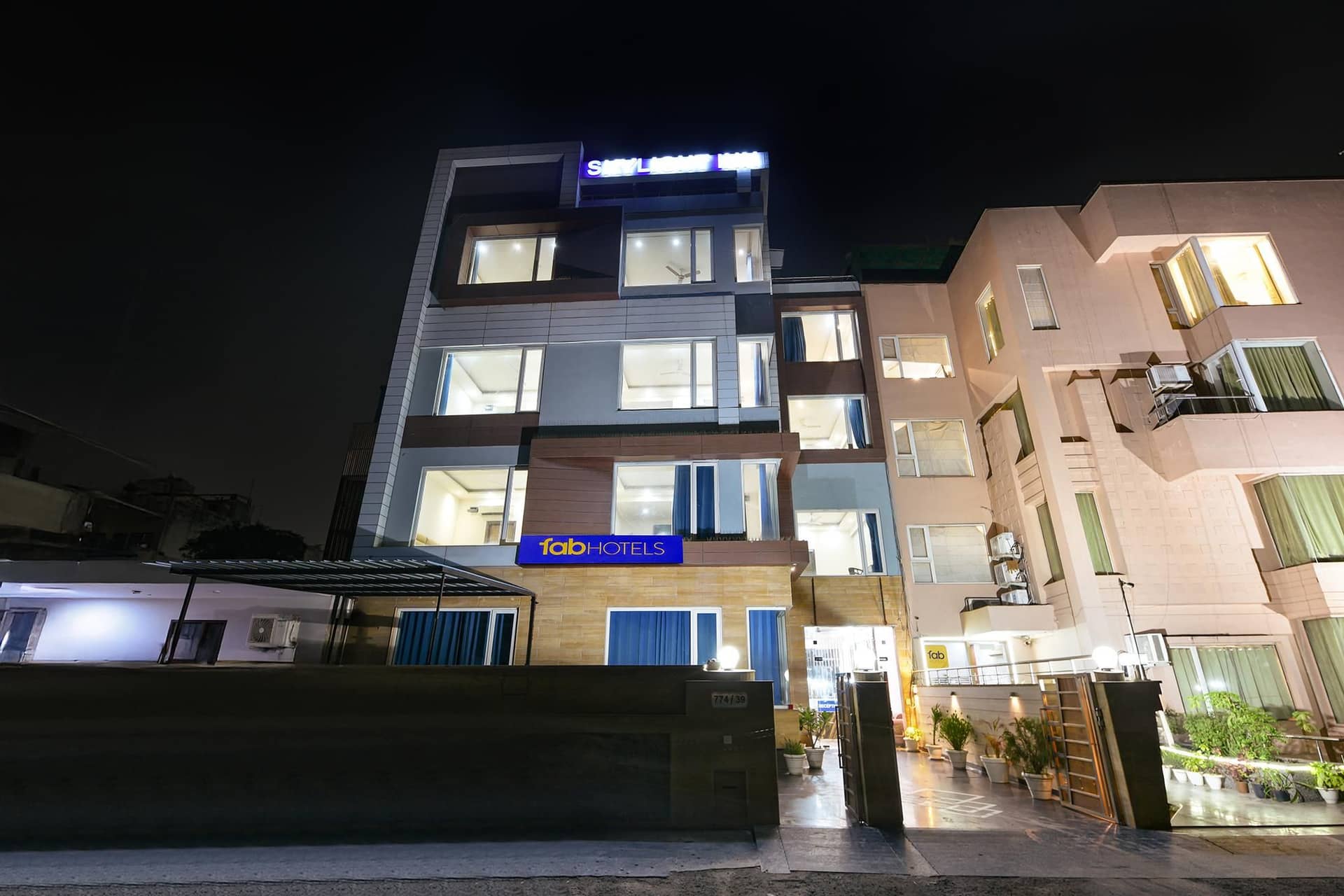FabHotel Skylight Inn - Artemis Hospital Gurgaon FabHotel Skylight Inn - Artemis Hospital Gurgaon