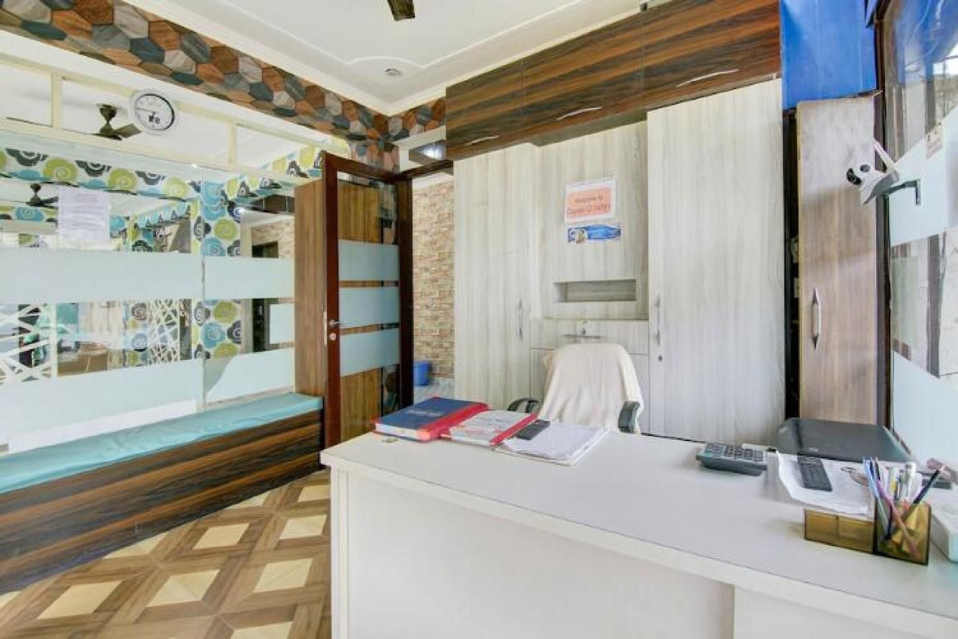 โฮเทล โอ รอยัล โฮเทล (Hotel O Royal Hotel)0