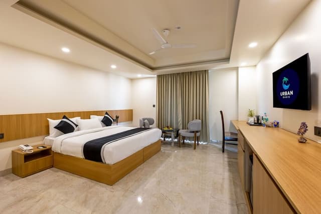 Deluxe Double or Twin Room, Balcony