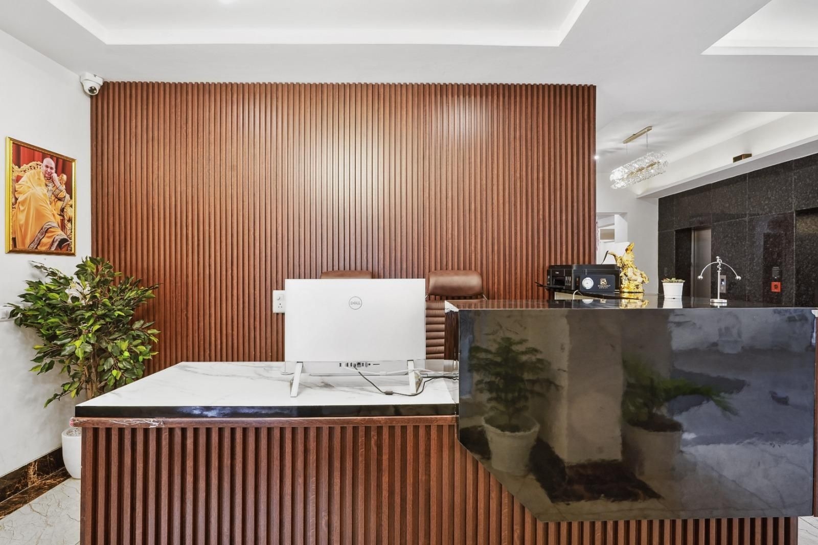 Hotel Amahi Inn Sector 302