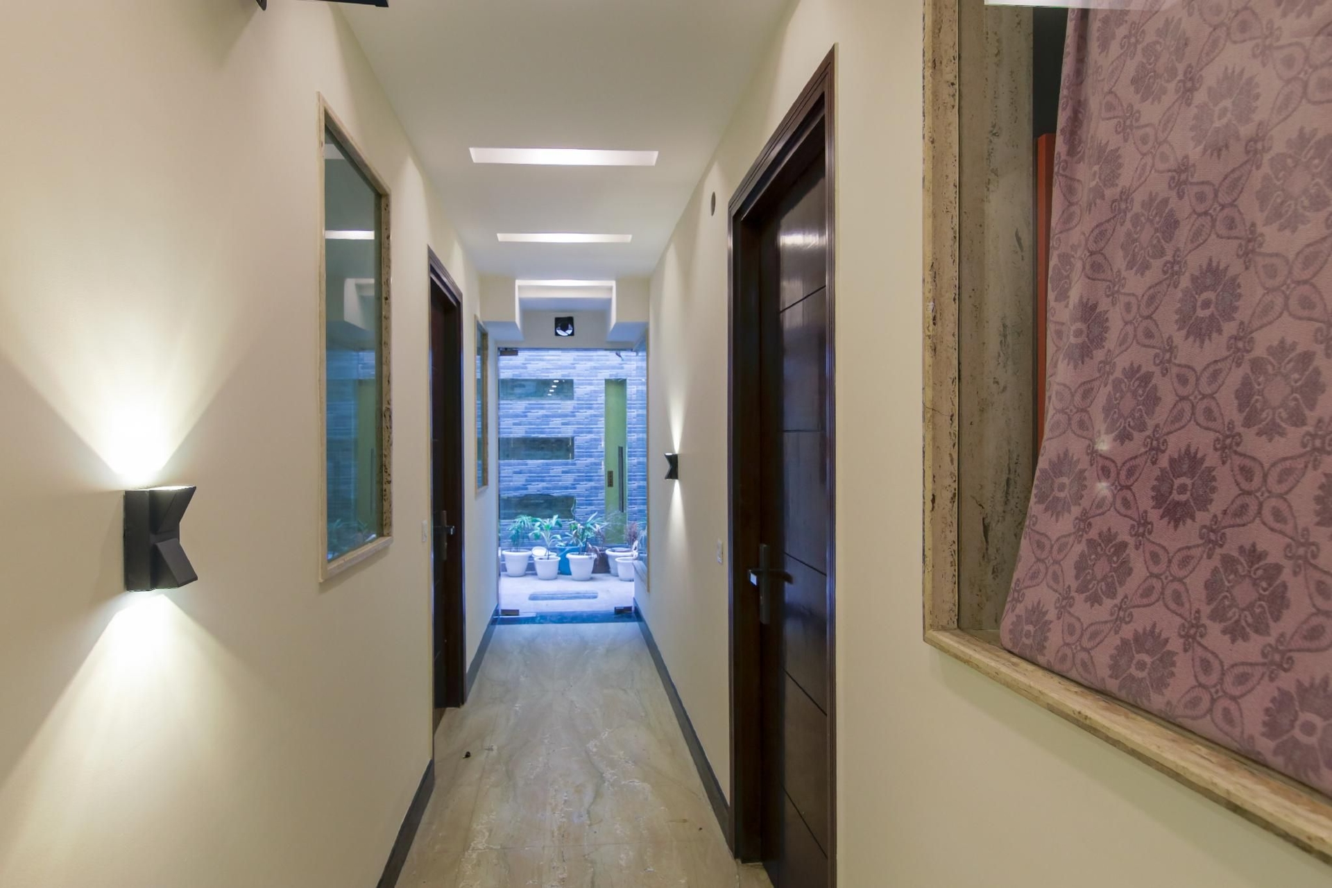 Hotel Vamika Residency0