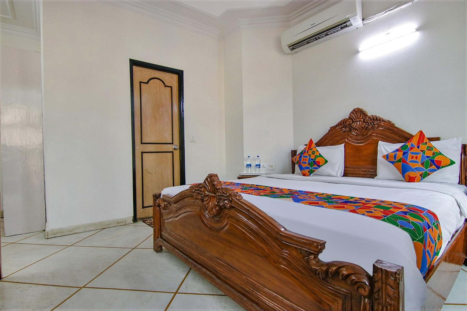 แฟ็บโฮเทล ซิงห์ สวีท (FabHotel Singh Suite)4
