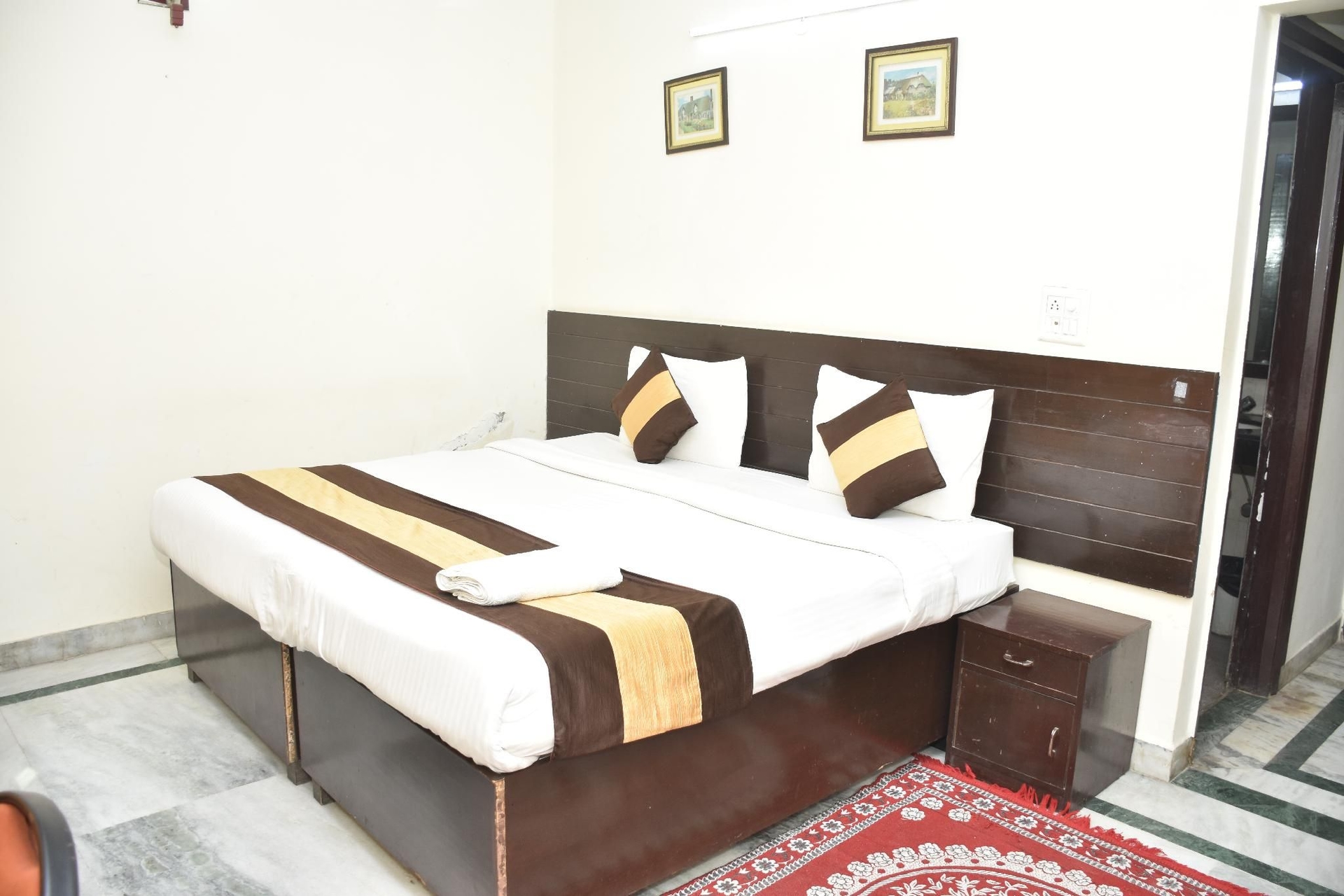 ทิปซี่ อินน์ สวีทส์ 006 (Tipsyy Inn Suites 006)3