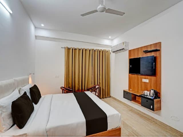 Superior Double Room with Balcony