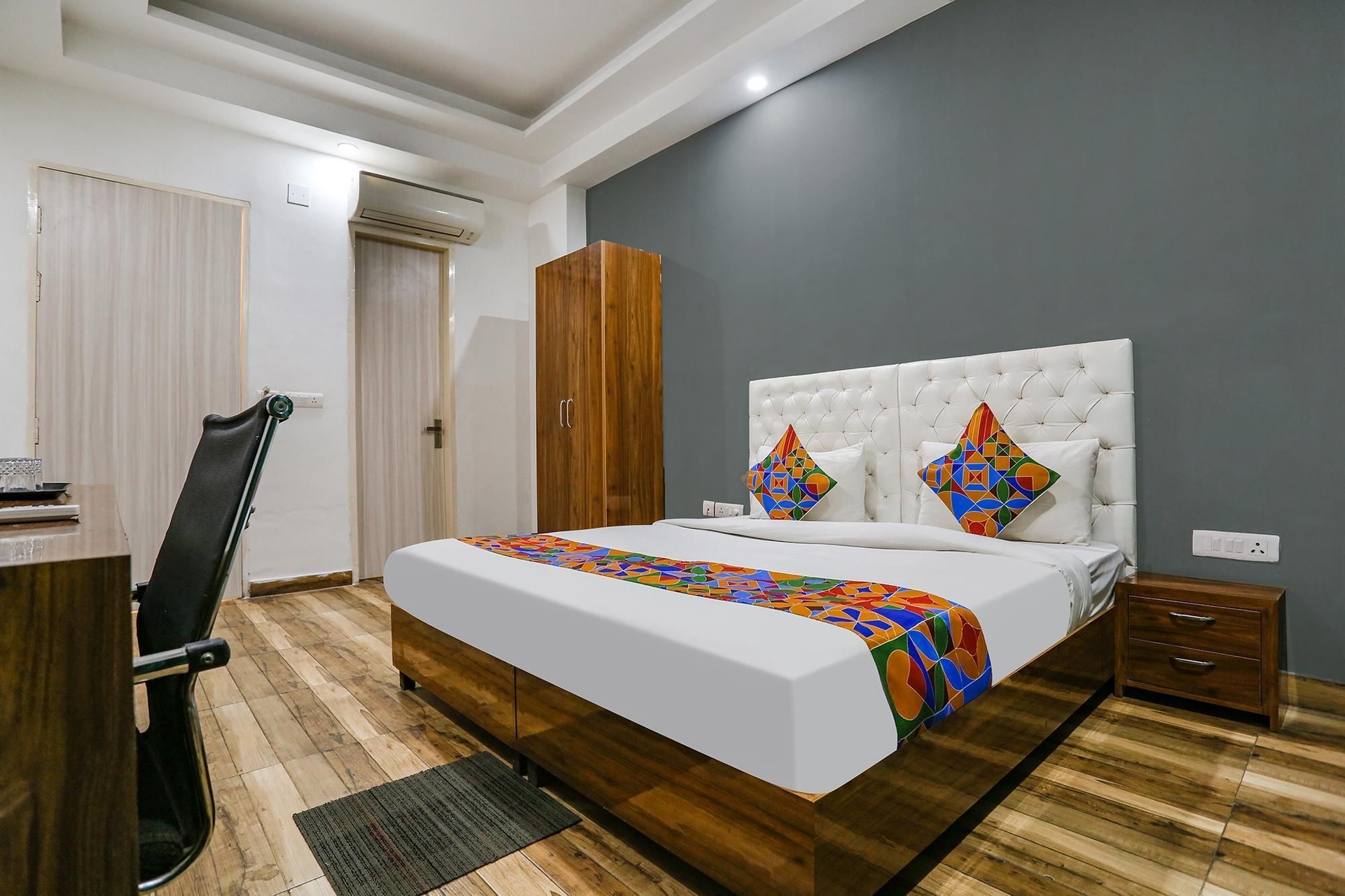 แฟบโฮเทล สกาย ไรส์ อินน์ (FabHotel Sky Rise Inn)4