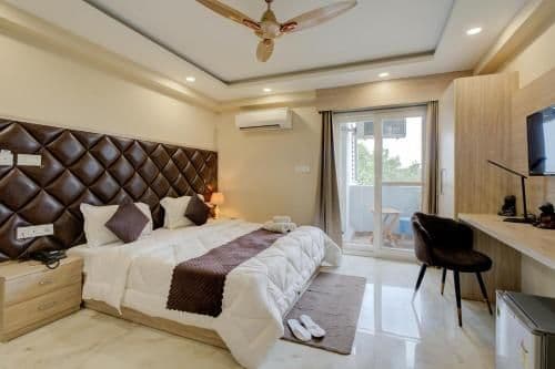 One-Bedroom Apartment with Balcony