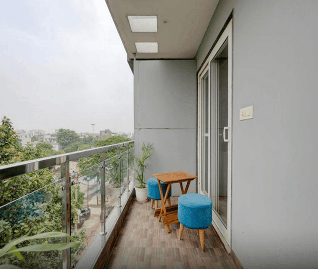 One-Bedroom Apartment with Balcony
