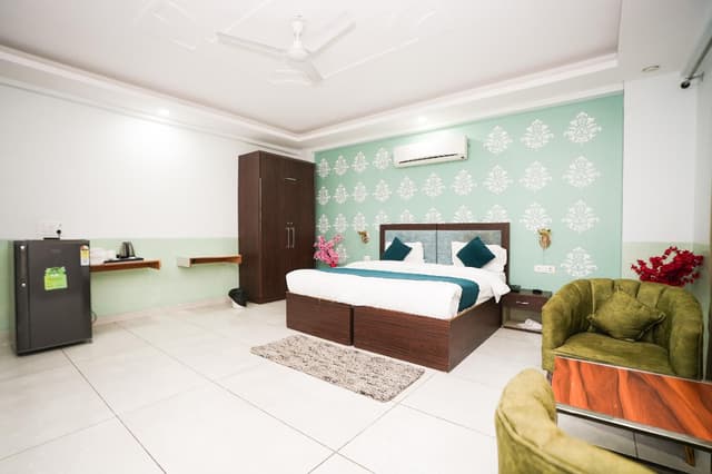 Deluxe Room with Balcony