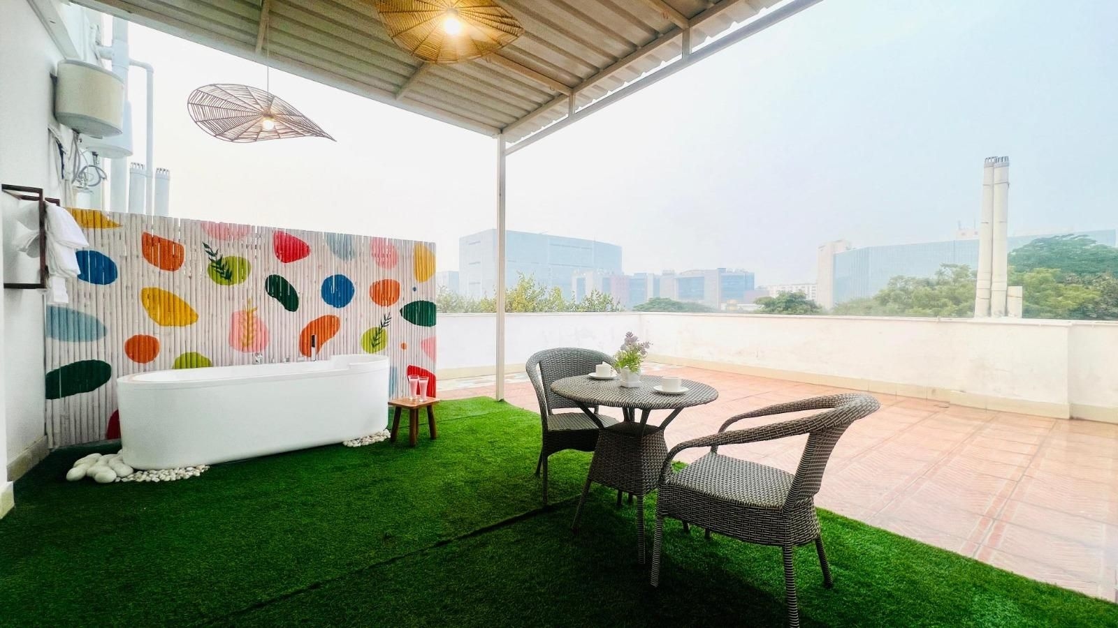 บลูโอ เพนต์เฮาส์ ไซเบอร์ซิตี้ บาธทับ เทอเรซ การ์เดน (Bluo Penthouse @ CyberCity, BathTub Terrace Garden)2