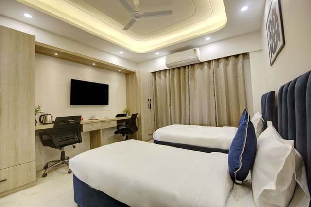 Twin Room, Balcony, City View
