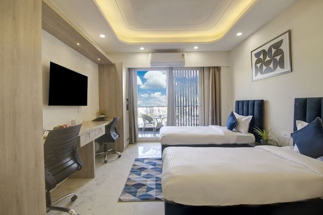 Twin Room, Balcony, City View