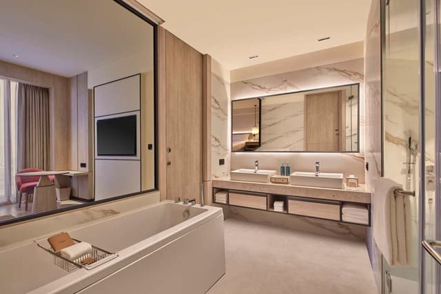 KING PREMIUM SUITE WITH LOUNGE