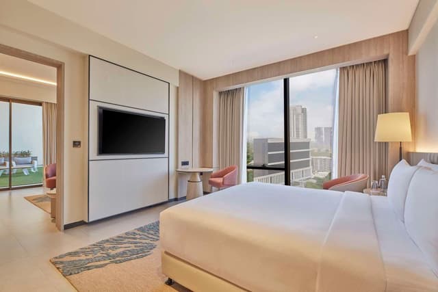 KING TERRACE SUITE WITH LOUNGE
