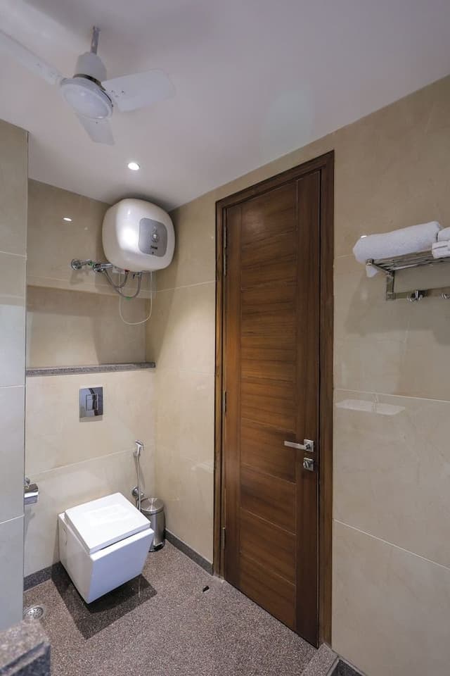 Super Deluxe Twin Bed Room with Balcony