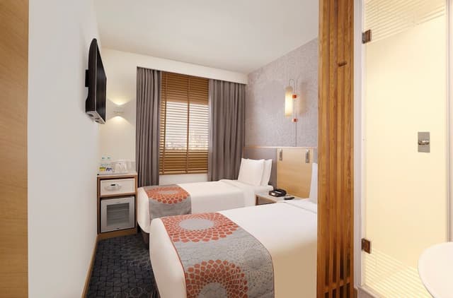 Standard Room, 1 Queen Bed