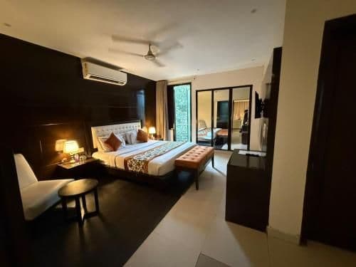 Super Deluxe Room