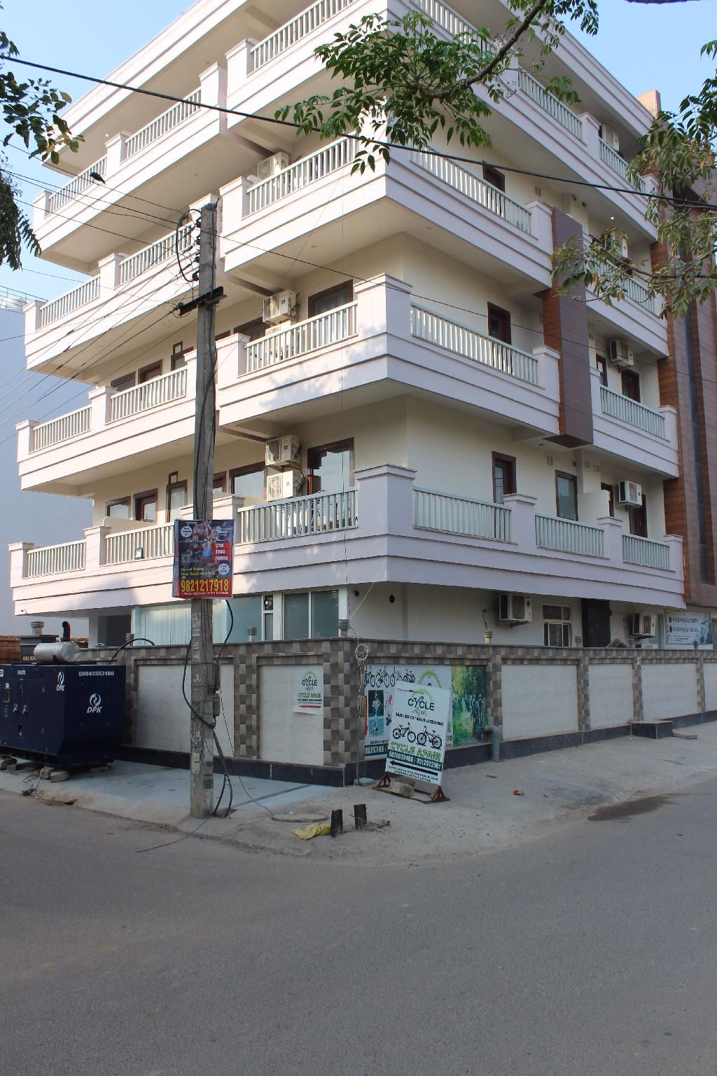 Aura Luxury Studio Near Artemis Hospital, Gurgaon4