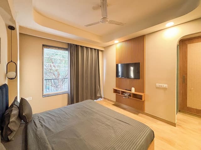Studio, City View