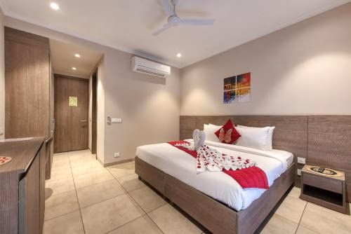 โรซ่าสเตย์ส กูรูกราม กอล์ฟ คอร์ส (ROSASTAYS Gurugram Golf Course)3