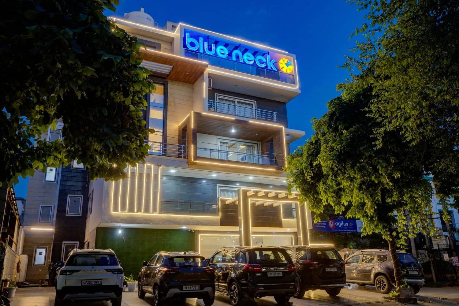 บลู เน็ค ใกล้โรงพยาบาลเมดันตา บลู เน็ค ใกล้โรงพยาบาลเมดันตา