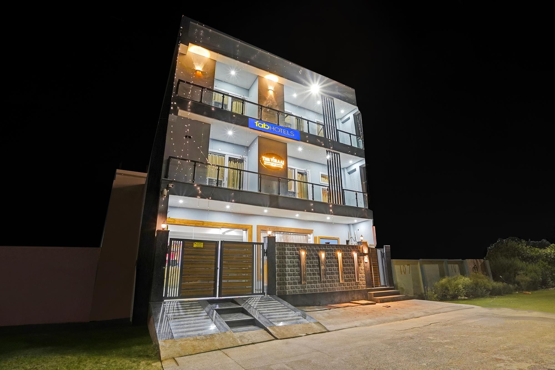 FabHotel The Viraaj - Gaur city mall0