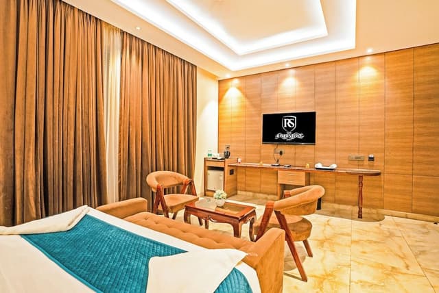 Executive Room, City View