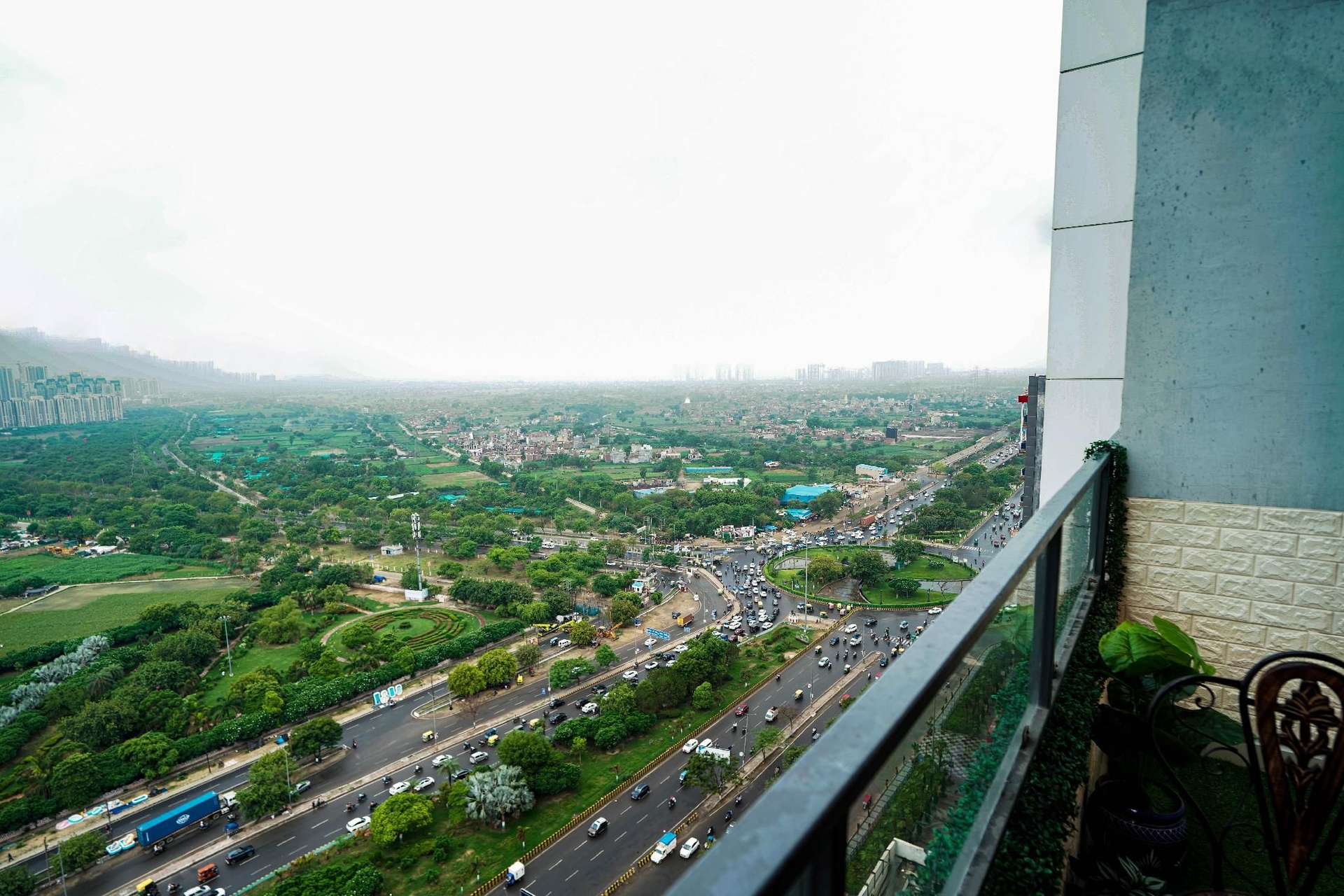 ริชาโฮม แอท กัวร์มอลล์ (Richa's Home at Gaur Mall)0