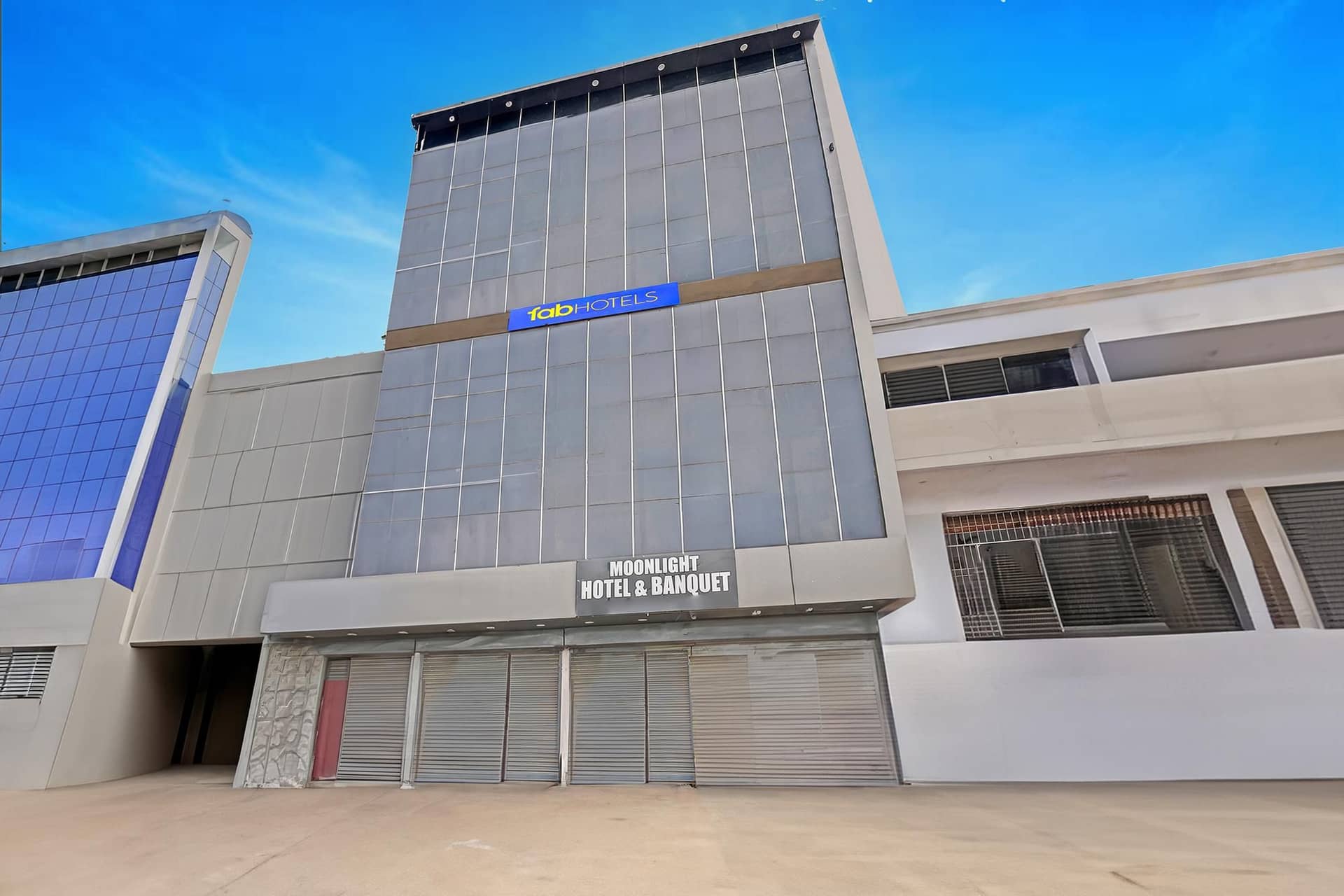 โรงแรมแฟบโฮเทล มูนไลท์ แอนด์ แบงเควท โรงแรมแฟบโฮเทล มูนไลท์ แอนด์ แบงเควท