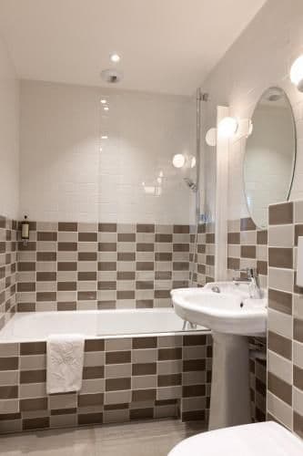 Deluxe Room with Panoramic City View with terrace