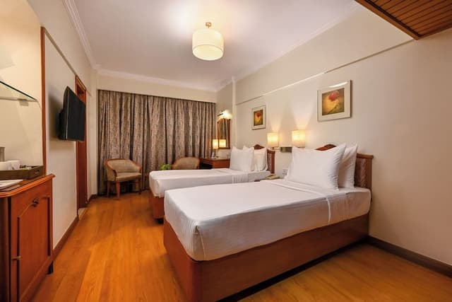 Premium Sea View + Unlimited drinks(18:30-19:30-T&C) + Cut Fruit Platter + Buffet Breakfast + Wi-Fi