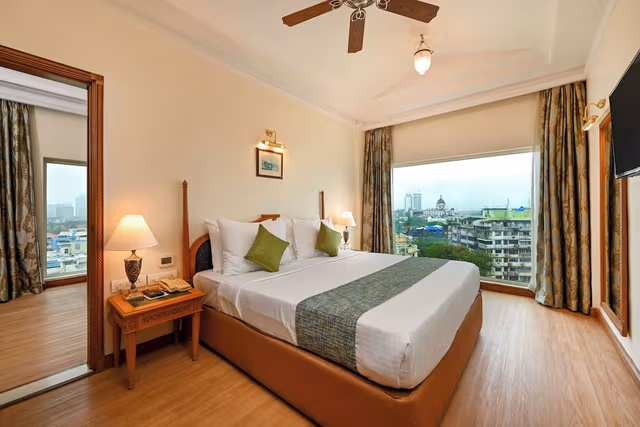 Suite, 1 King Bed, Sea View