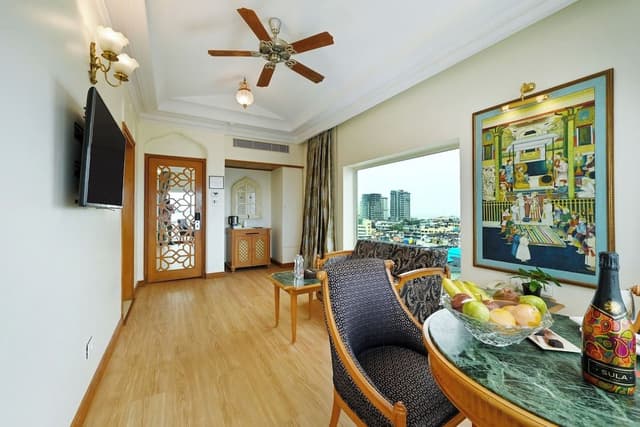 Suite, 1 King Bed, Sea View