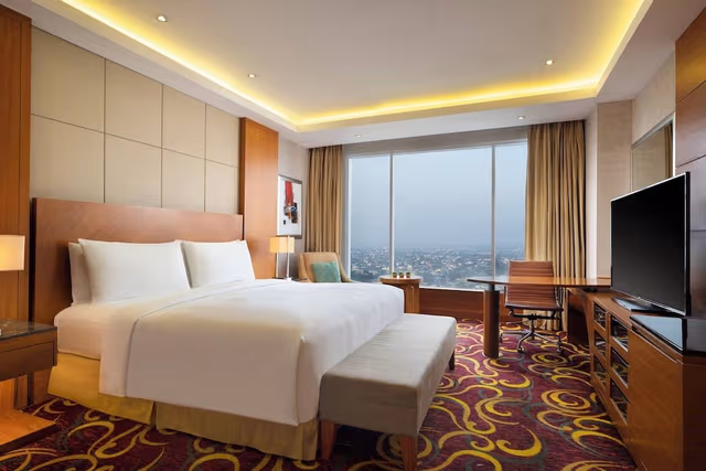 Junior Suite, 1 King Bed, City View